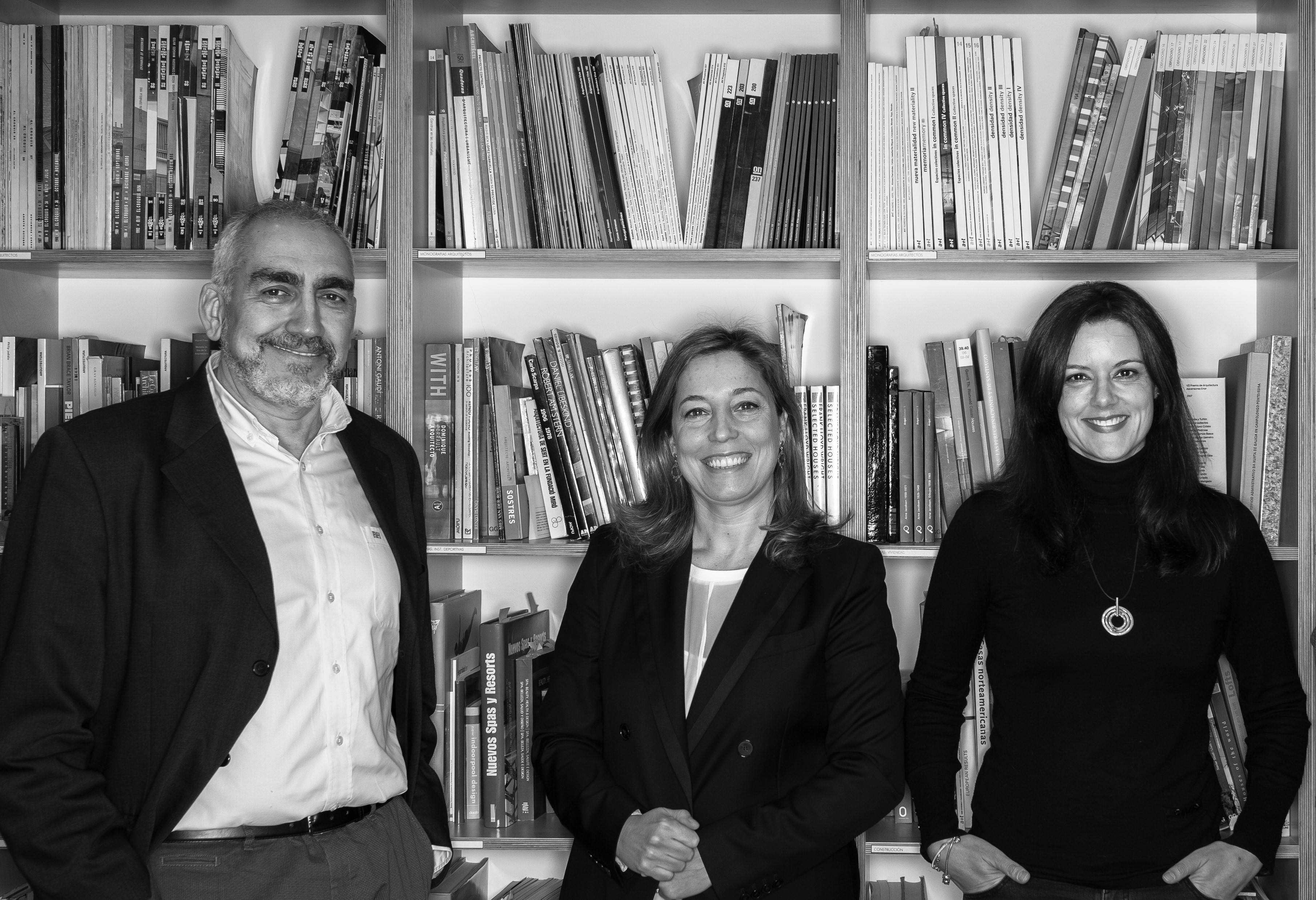 Santiago González, Paula Costoya y Mónica Fernández